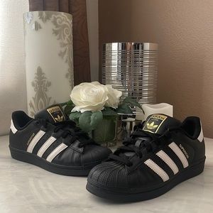 Original Adidas 🌟 Superstar 🇺🇸 U.S. Size 4.5 Youth